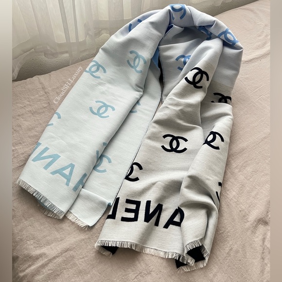 Auth BNIB Chanel CC Logo Wool Scarf Navy & Blue - Picture 4 of 6